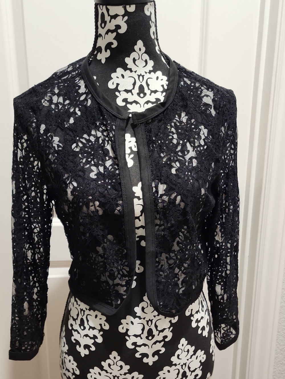 SHEIN Black Lace Cropped Cover Up Sweater